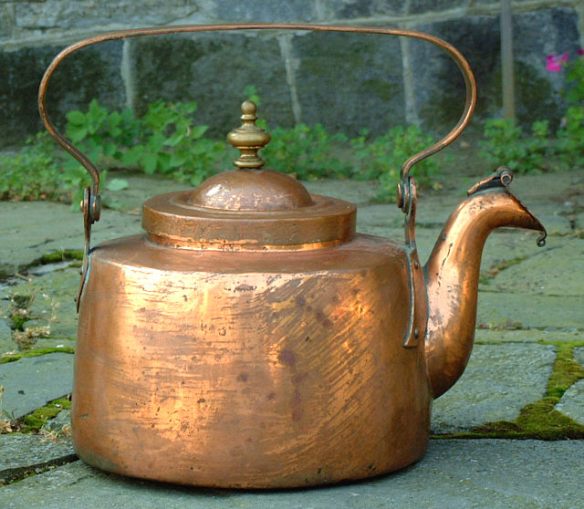 Source: http://www.oneofakindantiques.com/catalog/3229_antique_copper_tea_kettle_circa_1800_1.htm